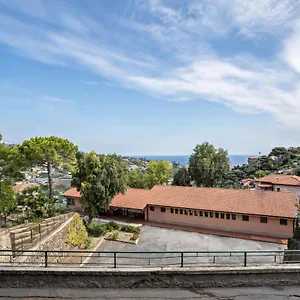 https://casa-poggio.hotelitalianriviera.com